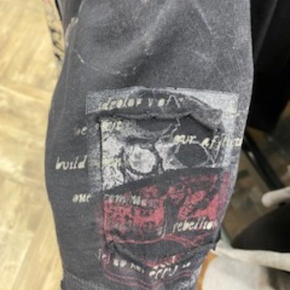 Men's Affliction Black and Red Skull Tee, Size XL - Picture 3 of 3